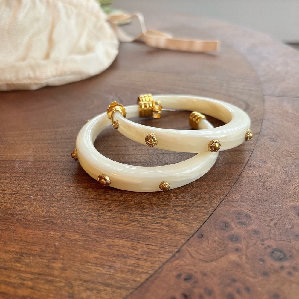 Gas Bijoux cream and gold tone hoop earrings